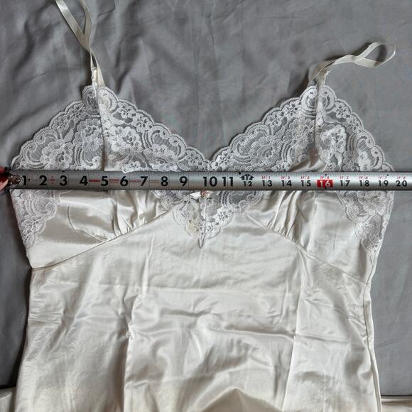 Vintage Ashley Taylor White, Lace, Sleeveless, Nighty/Slip- 38(M) - Picture 9 of 10